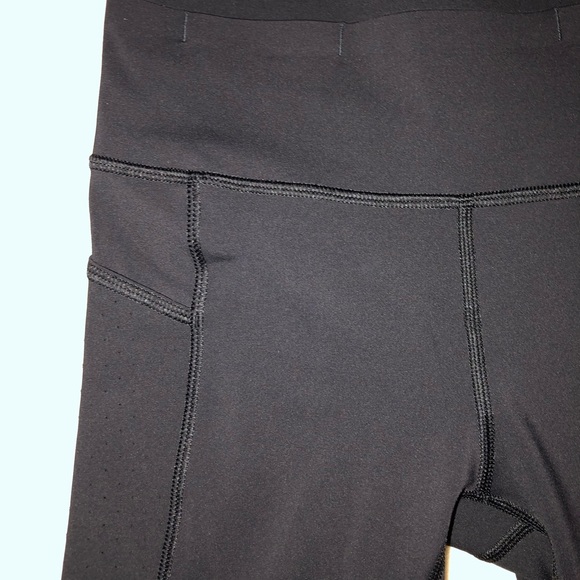 Lululemon tights 4 - Picture 2 of 8
